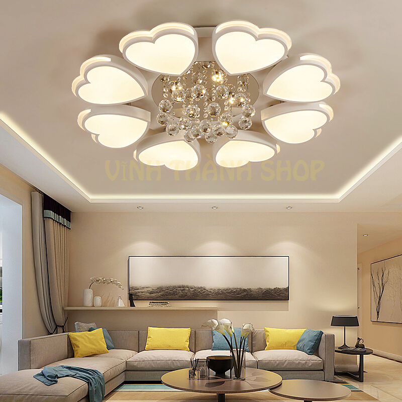 Không gian sống của bạn sẽ trở nên lung linh hơn với đèn trang trí trần phòng khách. Với các mẫu đèn đẹp và độc đáo, chiếc đèn này sẽ làm cho căn phòng sang trọng và trở nên chào đón hơn.