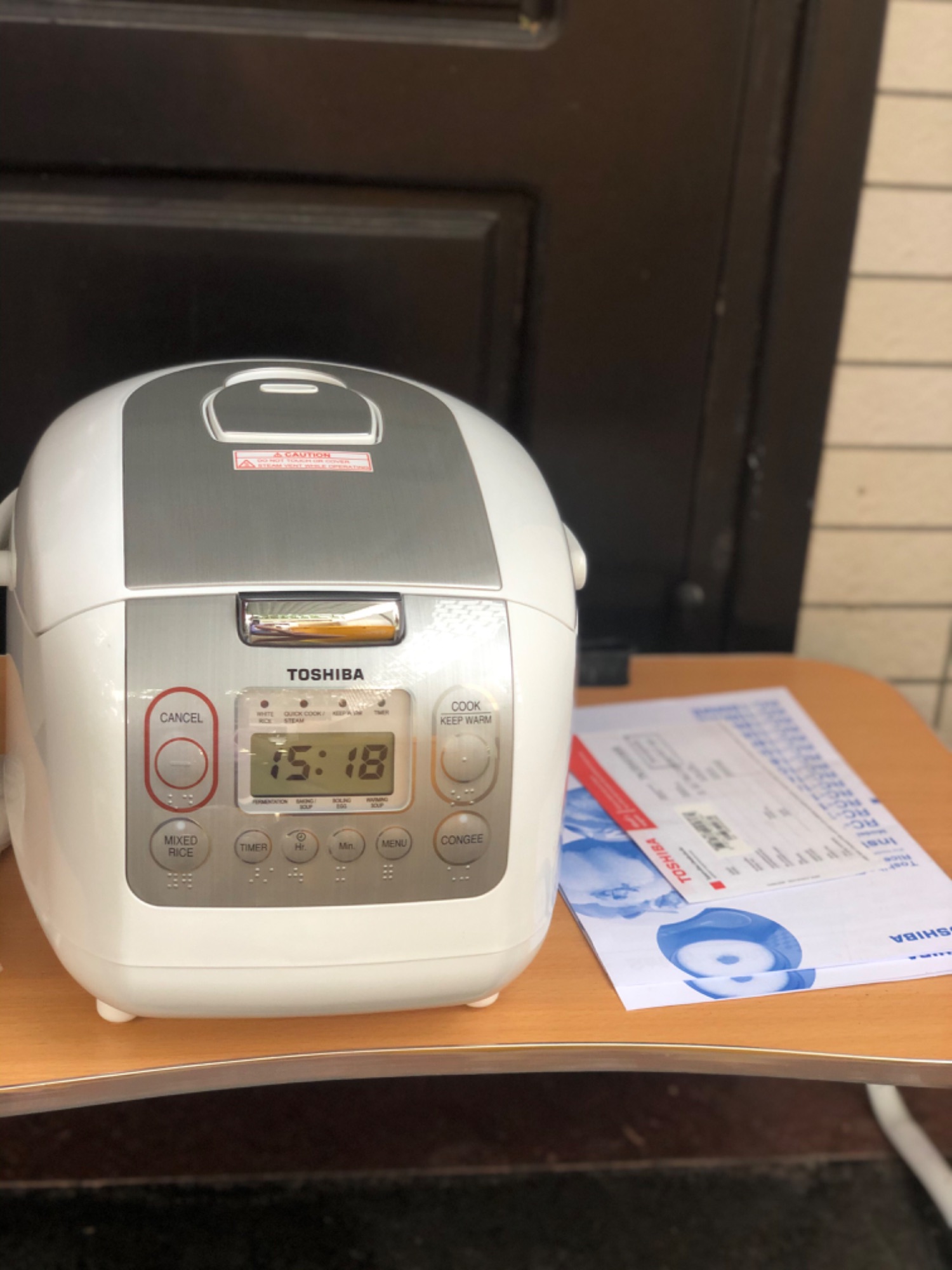 Nồi Cơm Điện Toshiba RC-18NMF  TRẮNG