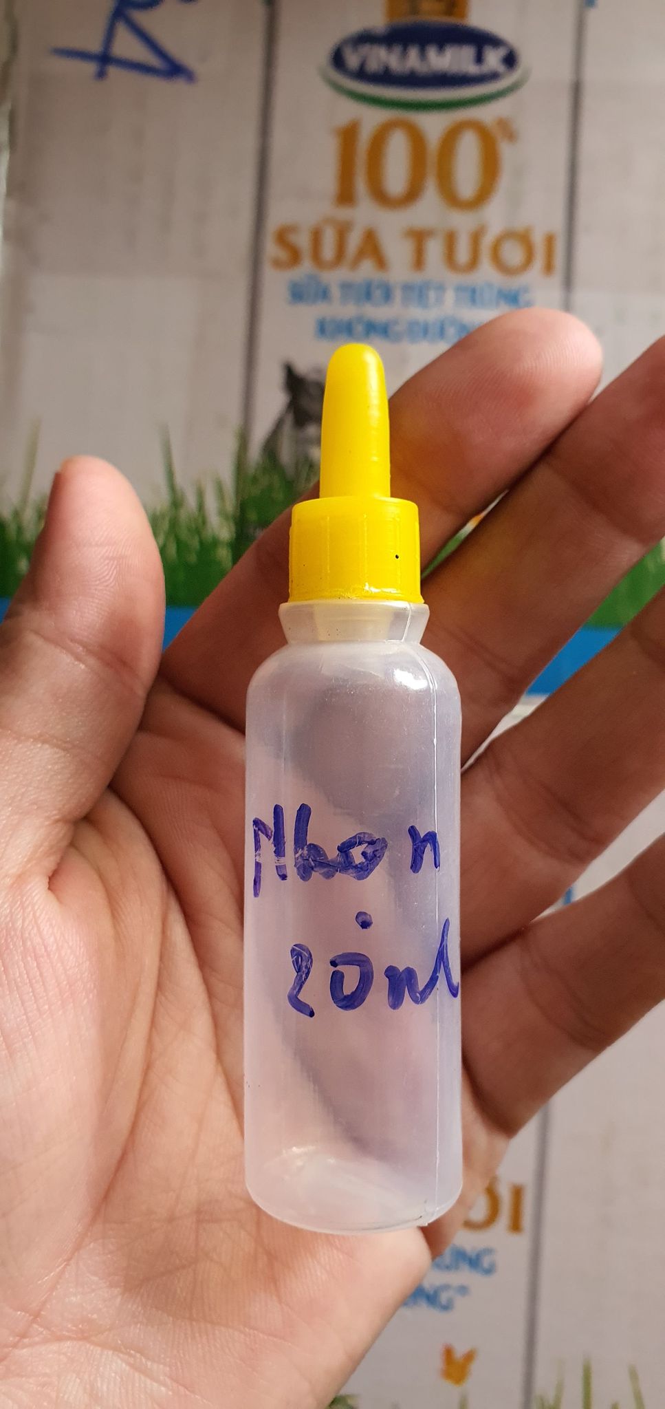 100 CHAI NHỰA ĐẦU NHỌN 10ML