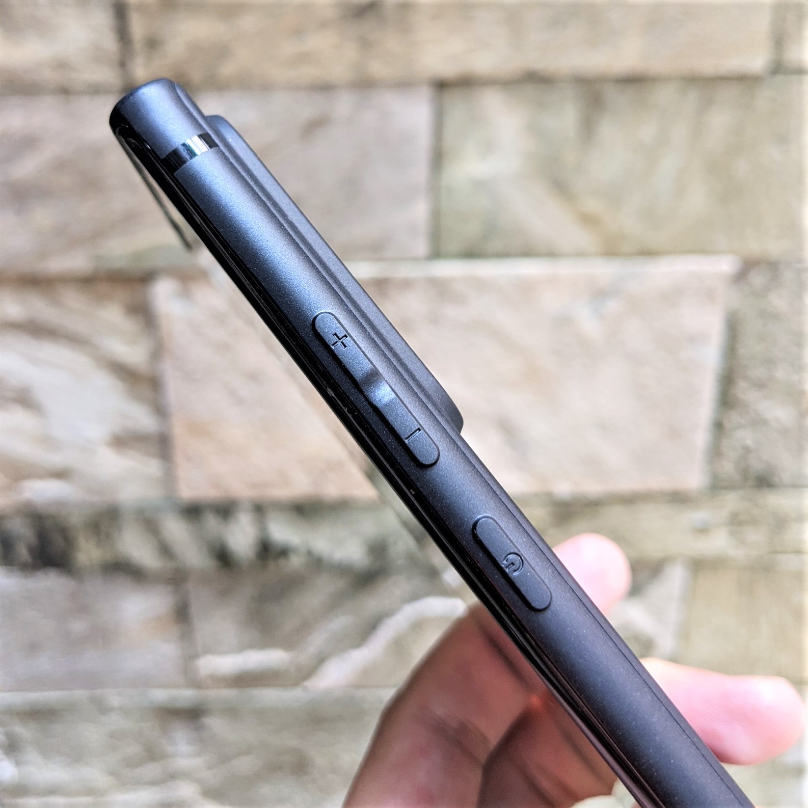 Ốp lưng Samsung Galaxy Note 20 Ultra TPU dẻo siêu mỏng ôm sát máy.