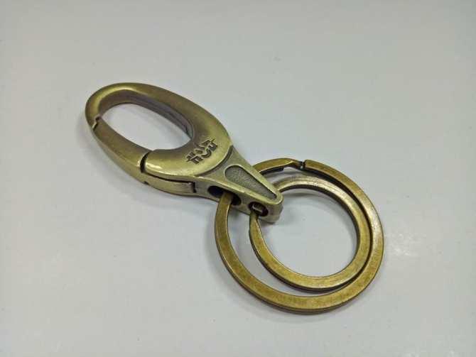 Móc khóa đồng cổ HUD