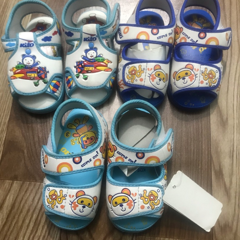 Giày bé giá rẻ