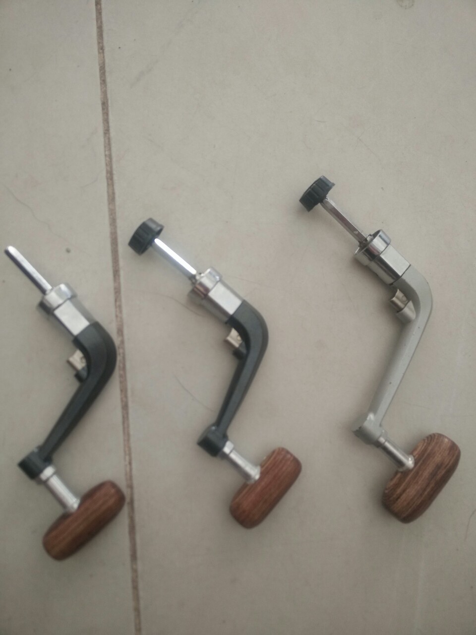 Tay quay máy câu cá 2000-7000. Đồng giá 29k