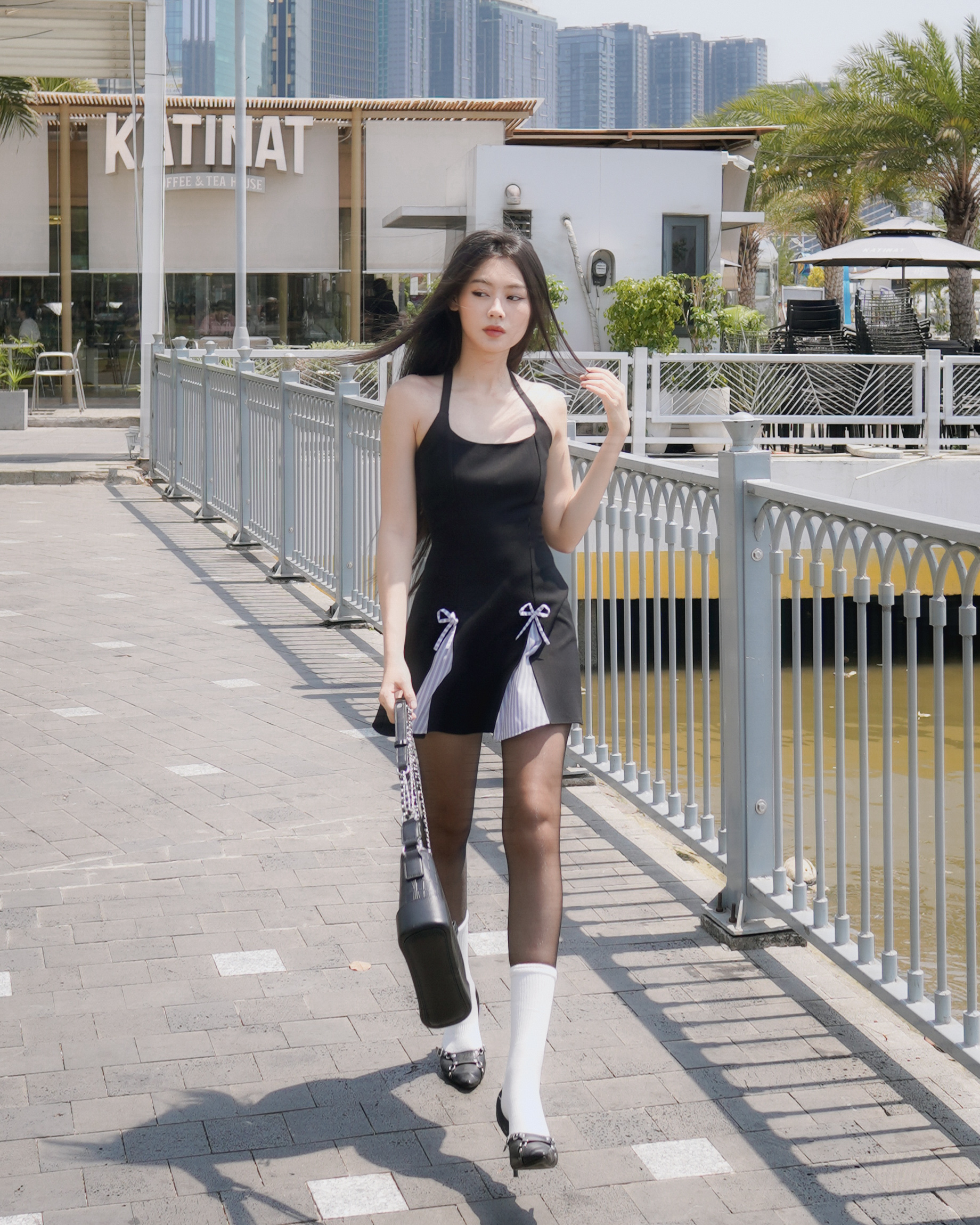 DALLA Đầm dây cổ vuông nơ xếp ly (D02)