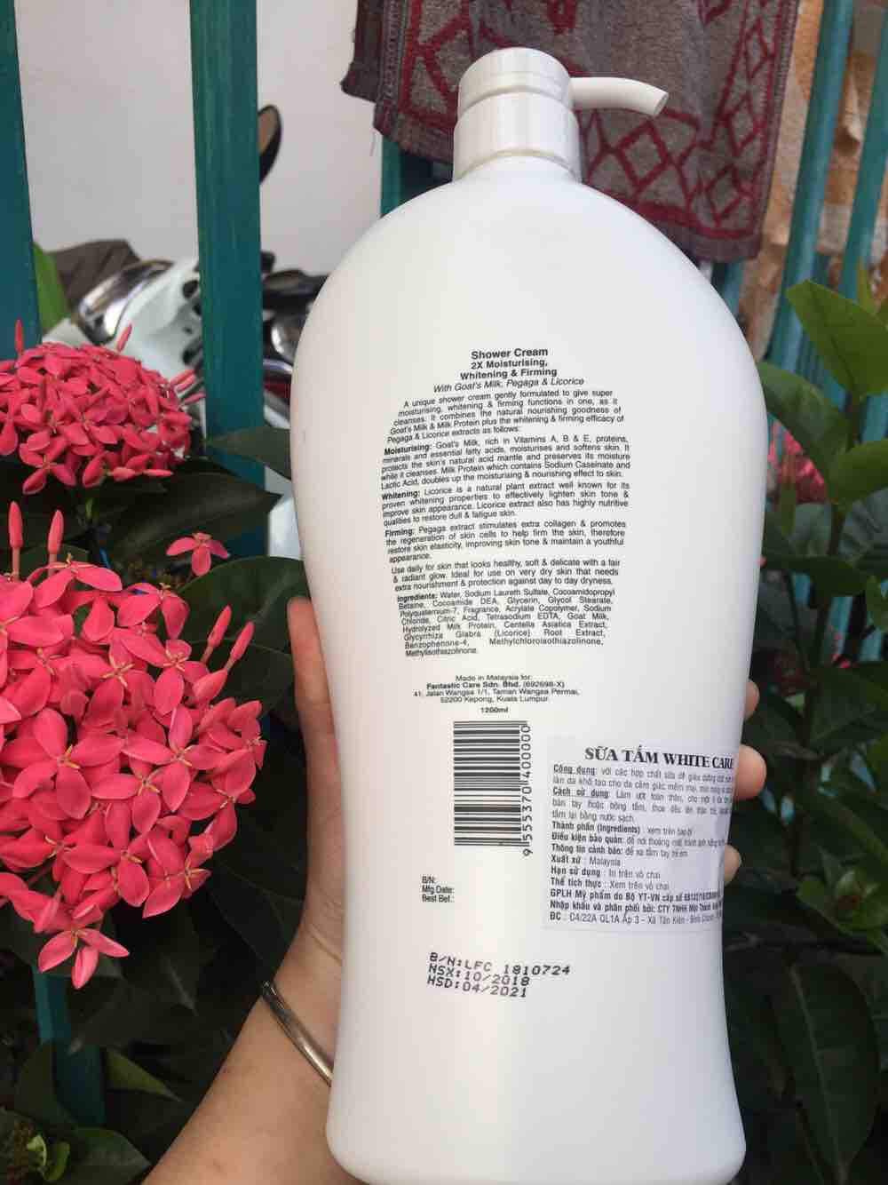 Sữa tắm Dê Malaysia White  Care 1200 ml tặng kem dưỡng da tay