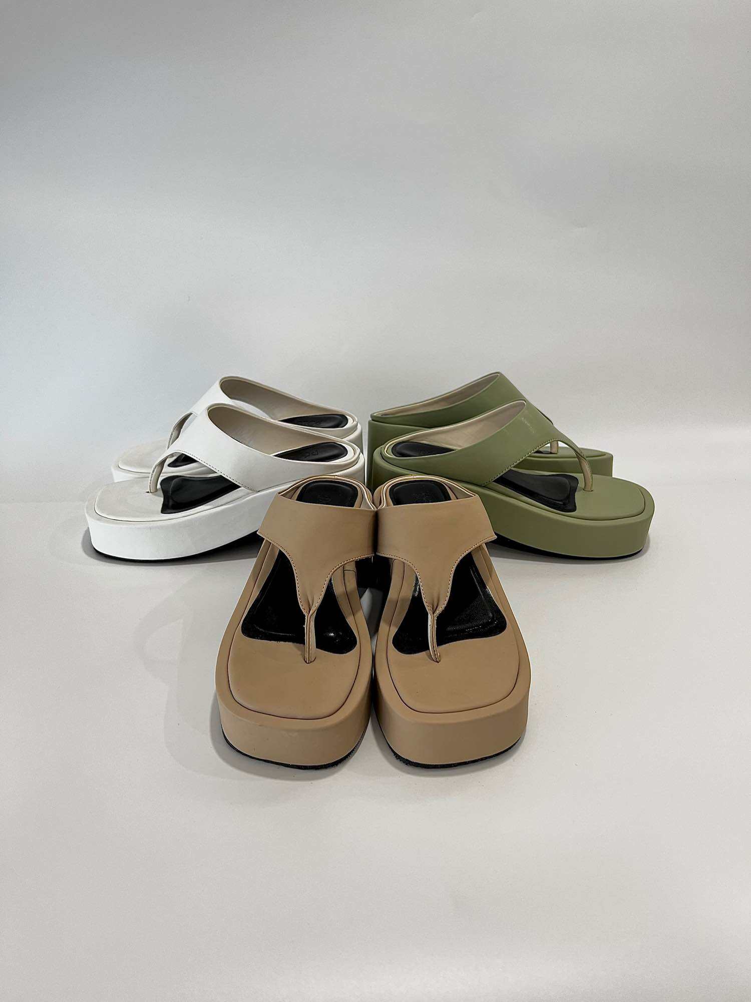 [Nhập LazXuHuong12 - giảm 70k đơn từ 499k] Sóng Sandals - peleshoes