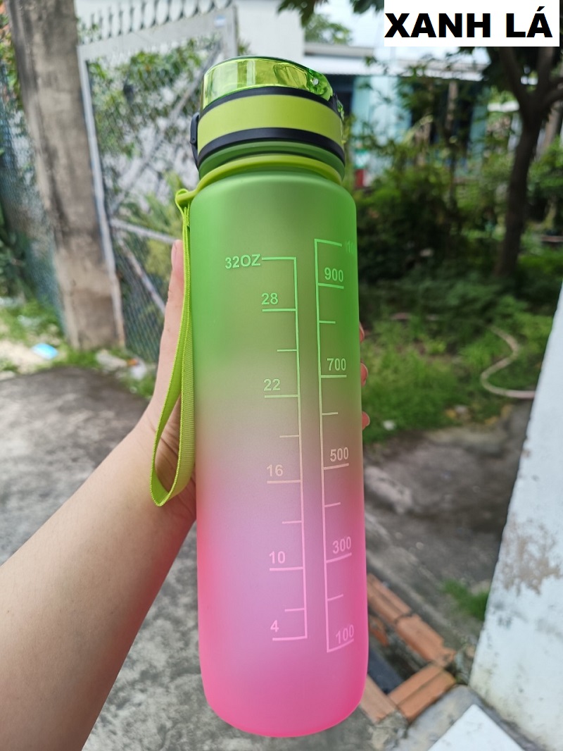【GIAO NGAY) Bình Nước 2 Lít Thể Thao Nhắc Nhở Uống Nước Mỗi Ngày Tích Hợp Ống Hút Có vạch kẻ chia ML và Báo Giờ Chất Liệu An Toàn
