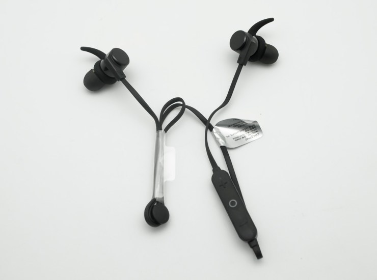 Tai Nghe Creative Outlier Active V2