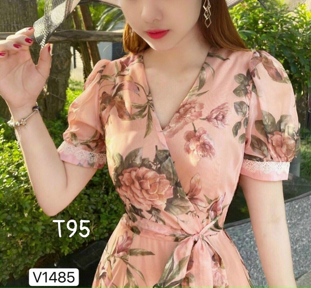 [HCM]Đầm lụa hoa dạo phố