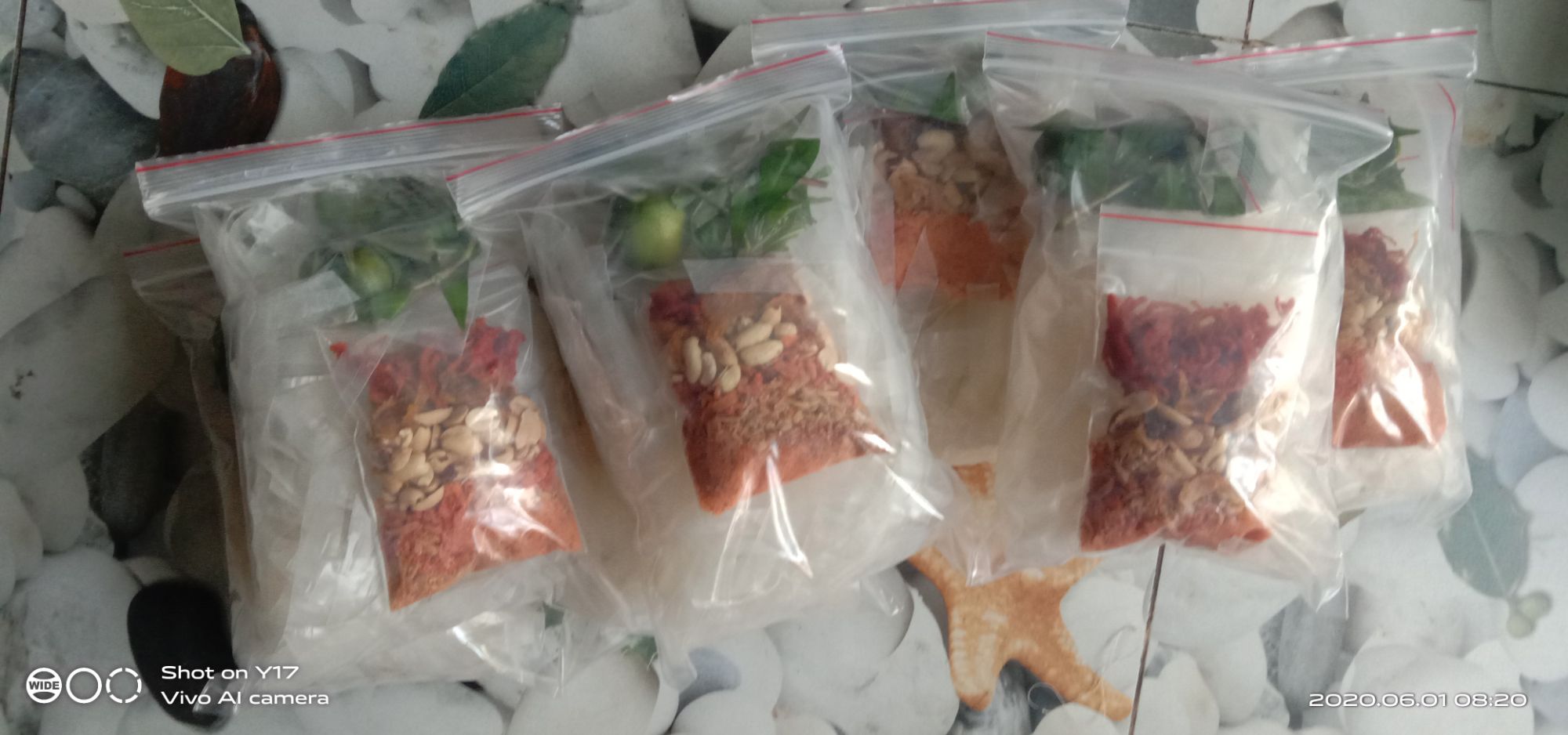 1 bịch bánh tráng trộn ở đây chỉ có ngon