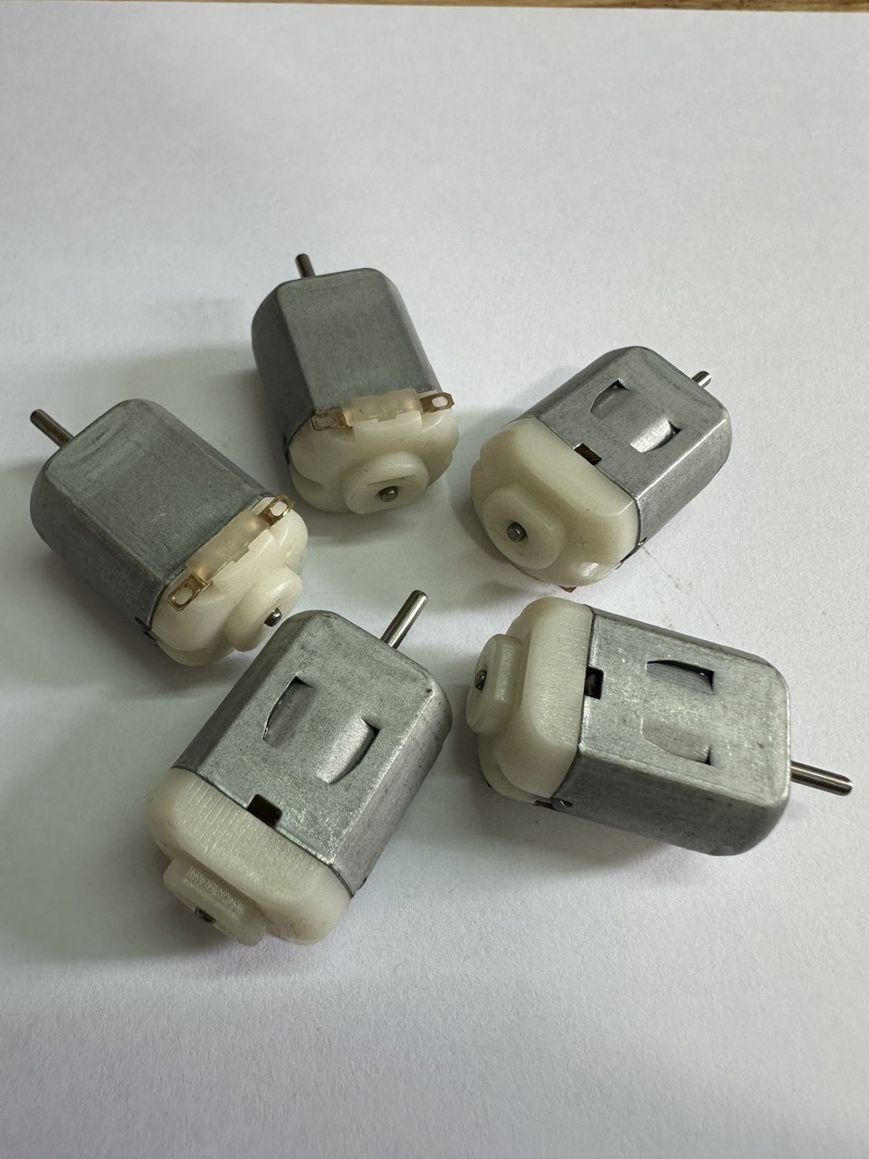 Động cơ (motor) nhỏ 3Vdc-6Vdc