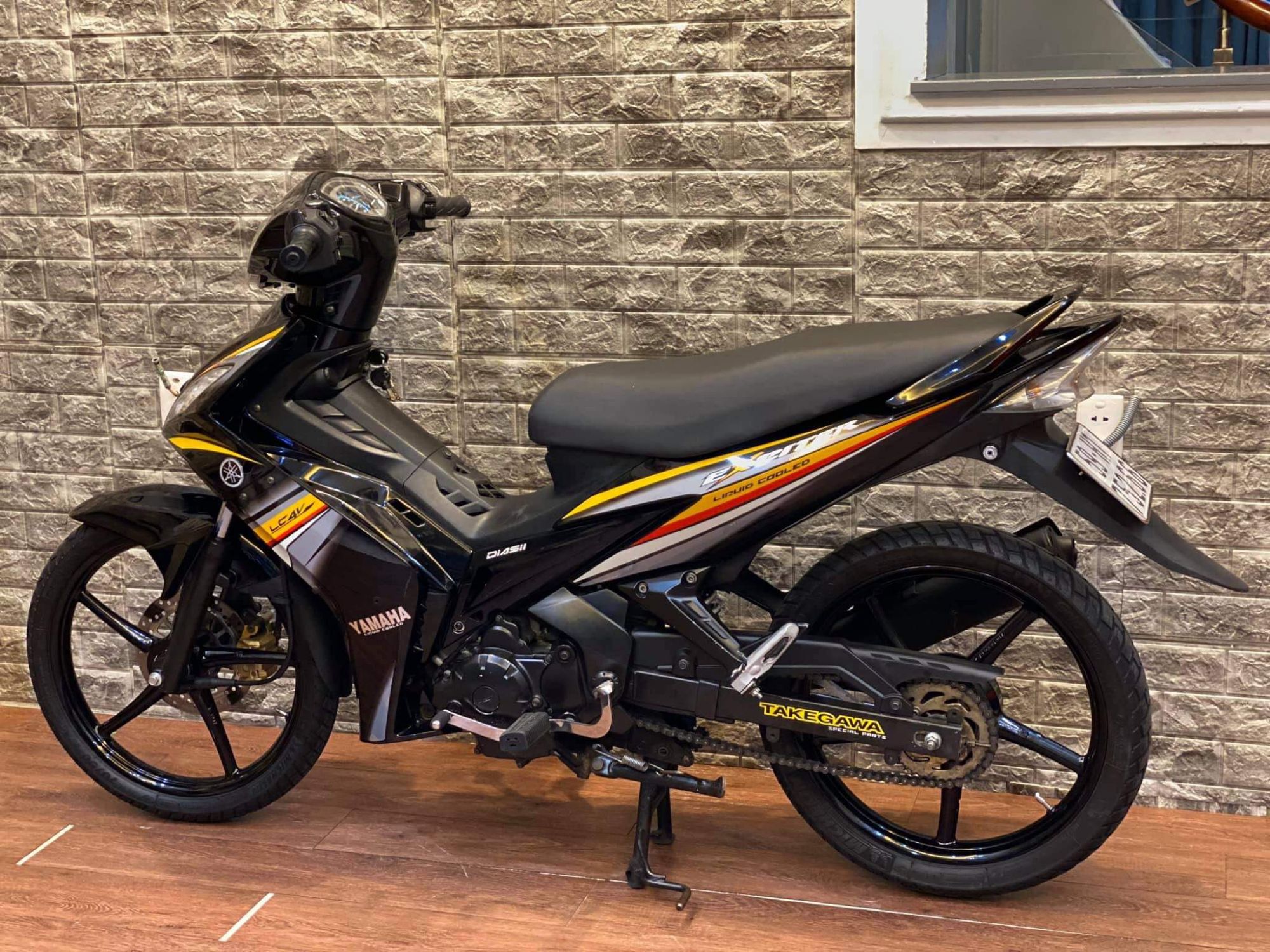 [HCM]Tem rời xe Exciter 2010 đen tem vàng cao cấp