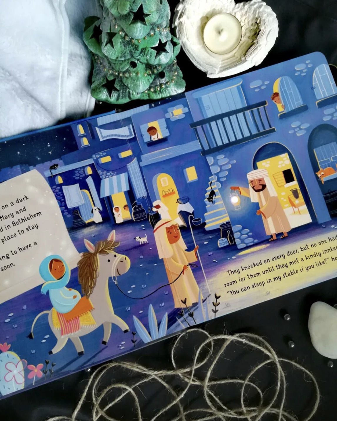 BOOKMEDI - Sách đèn The Twinkly Twinkly Nativity