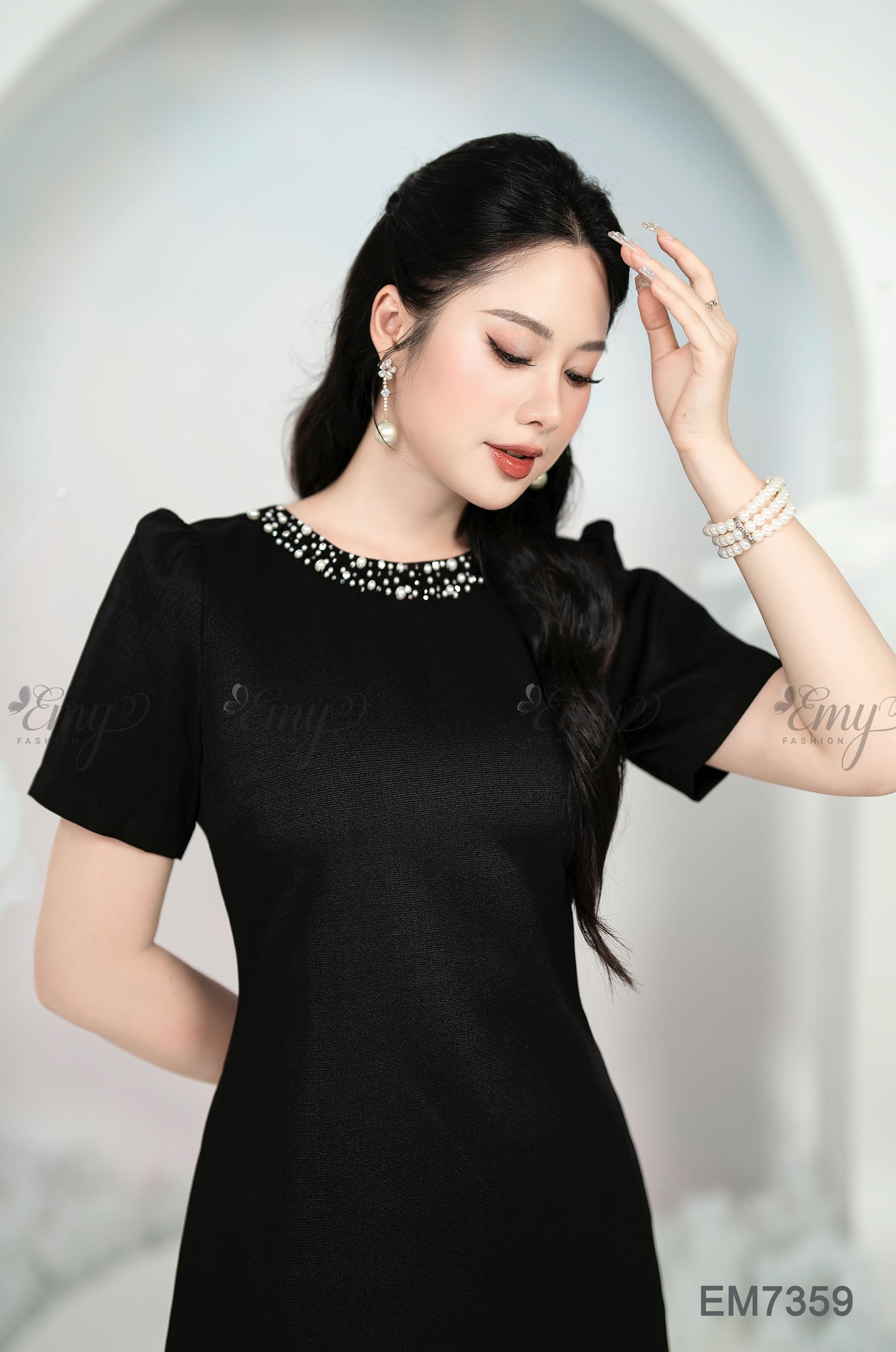 Đầm EMY EM7359 Suông Đen