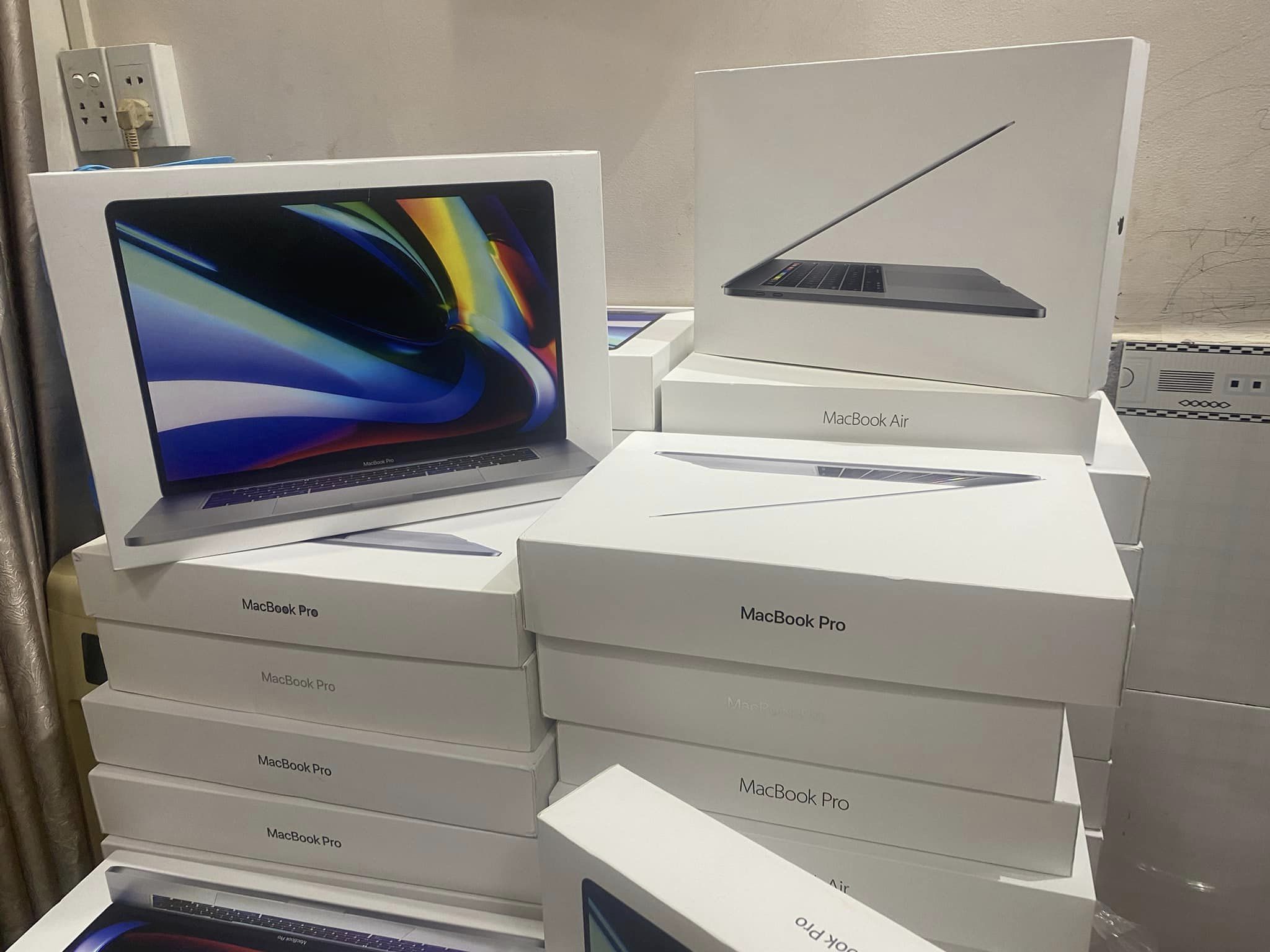 Hộp Box đựng Macbook, Pro air