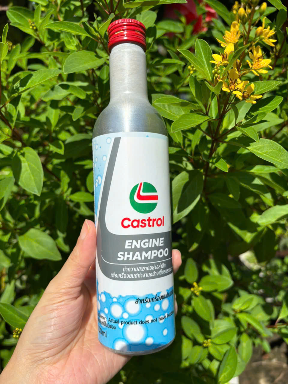 Súc động cơ castrol chính hãng đã có mẫu mới