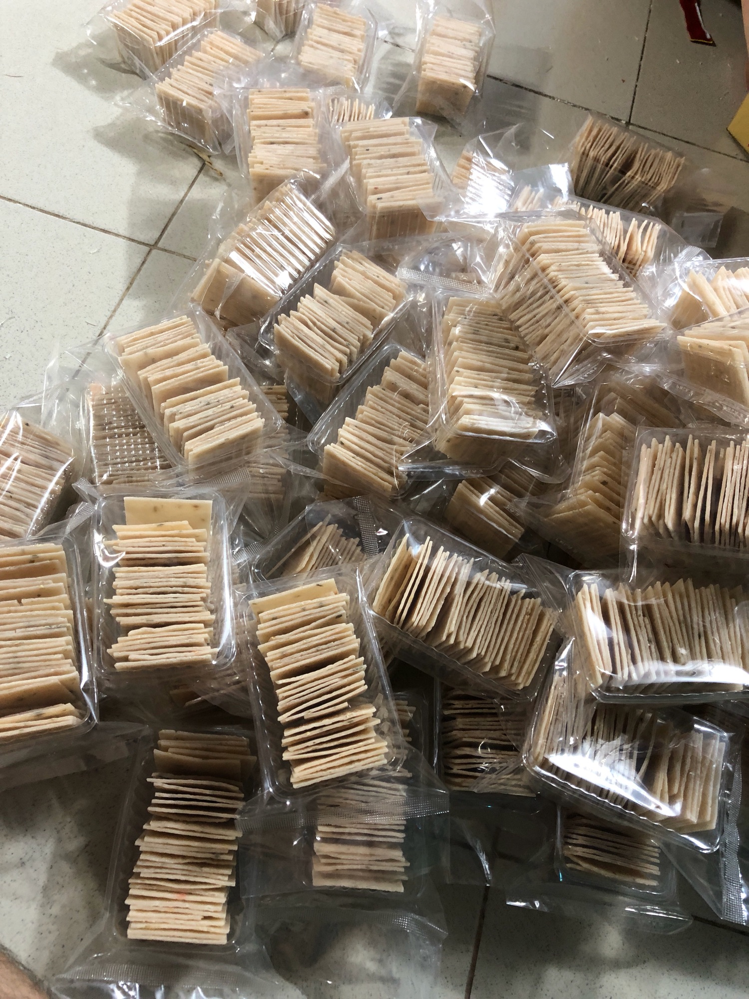 [HCM]Bánh Phồng Tôm Vuông Đặc Biệt 200g