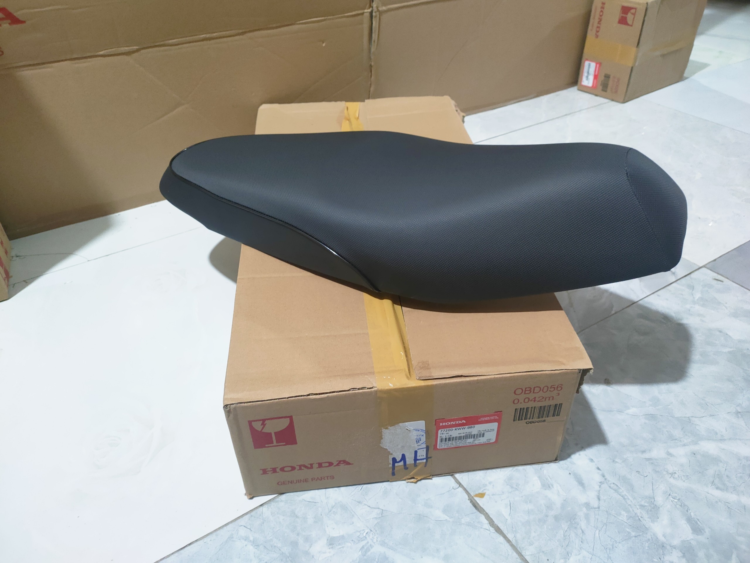 Yên xe Wave S, Wave RSX 110  2010 ( 77200KWWB80)