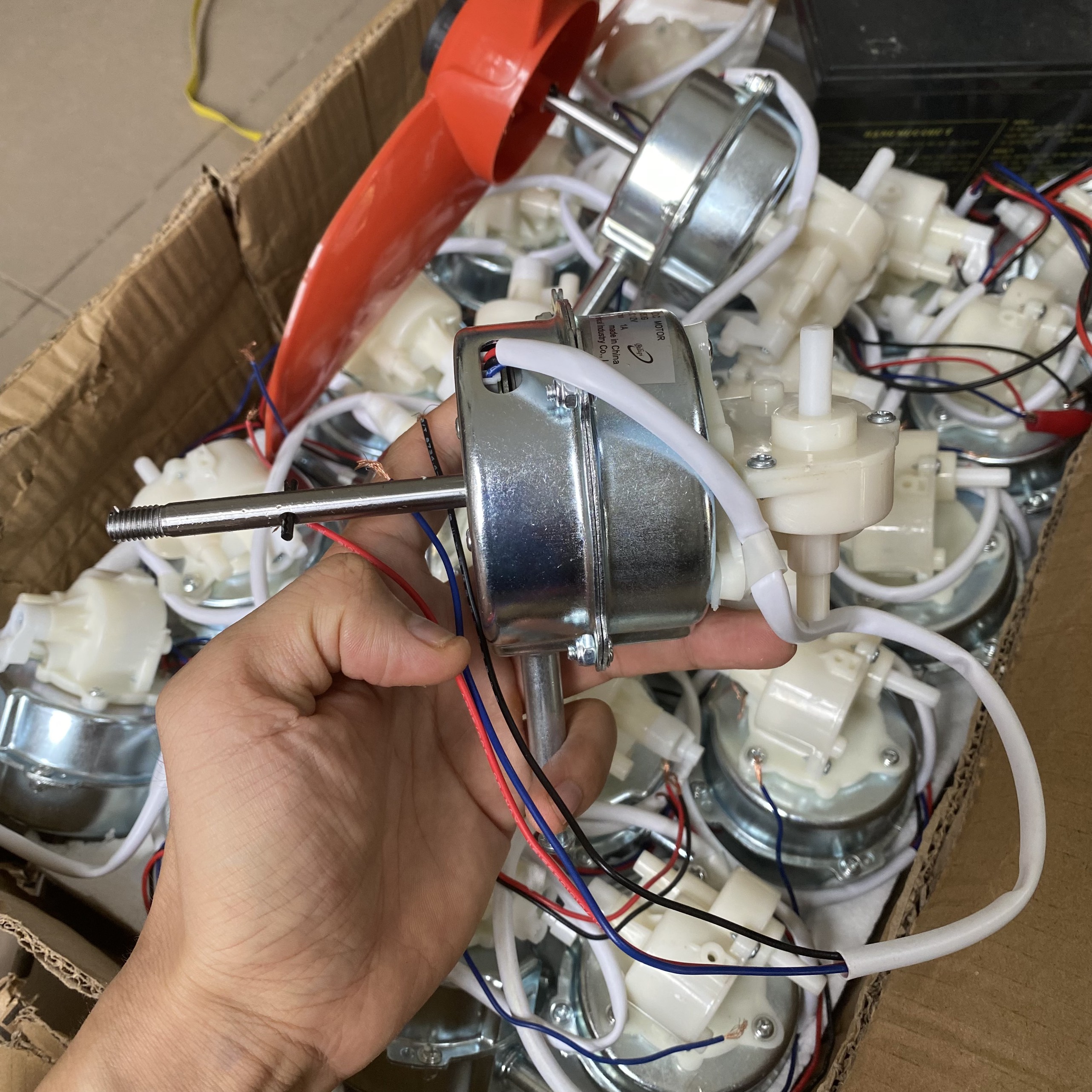 Đầu quạt điện 12v motor không chổi than