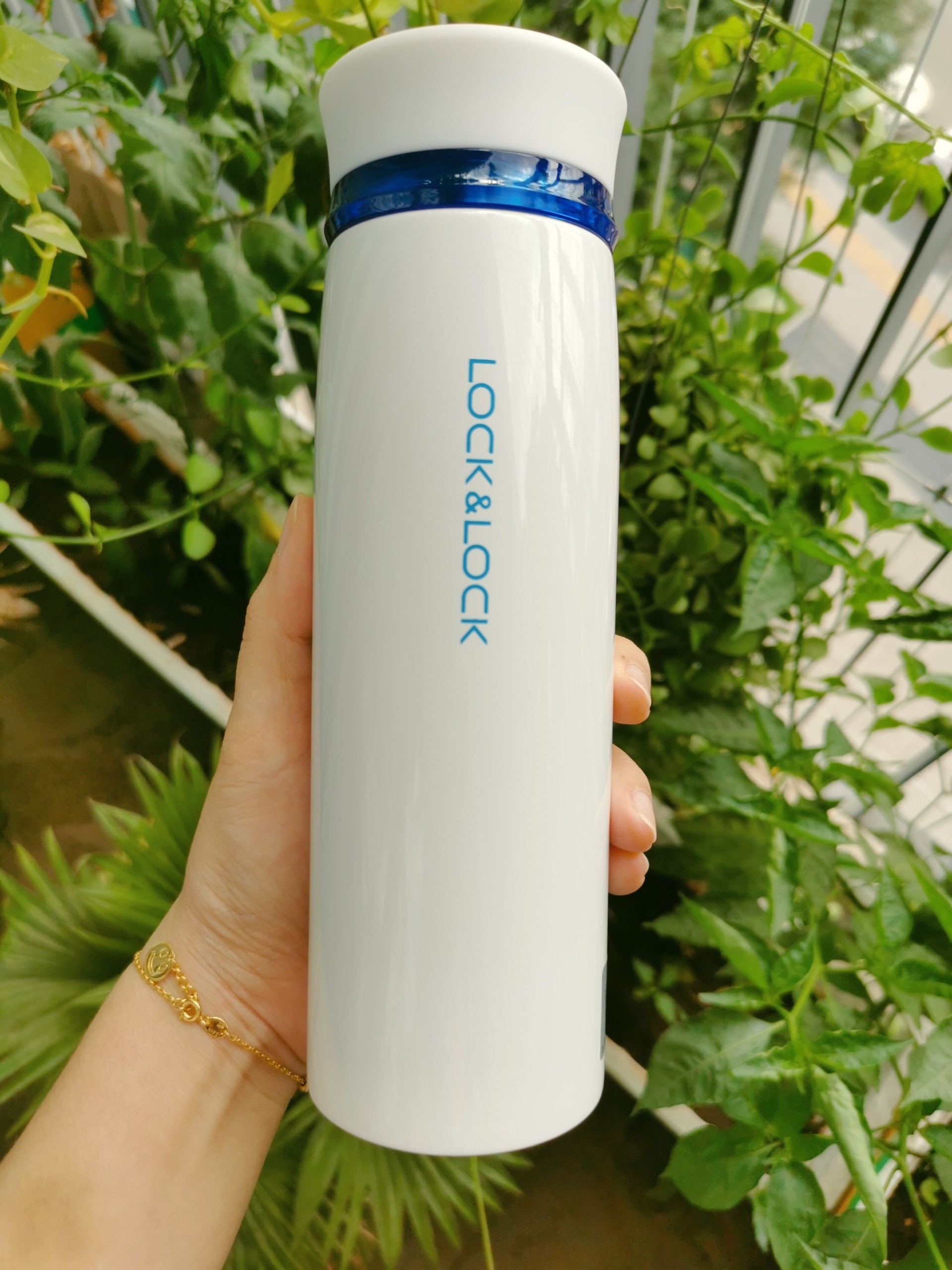 Bình giữ nhiệt có quai xách LocknLock Belt Bottle 490ml - LHC4267