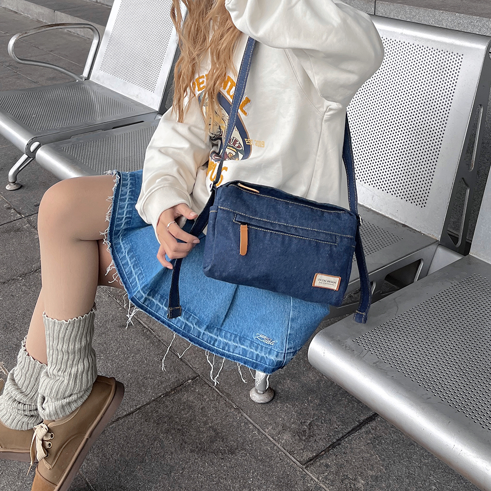 Túi đeo chéo Jeanie Crossbag
