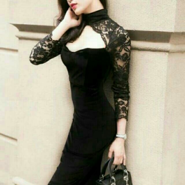 Đầm body tay dài ren cúp ngực