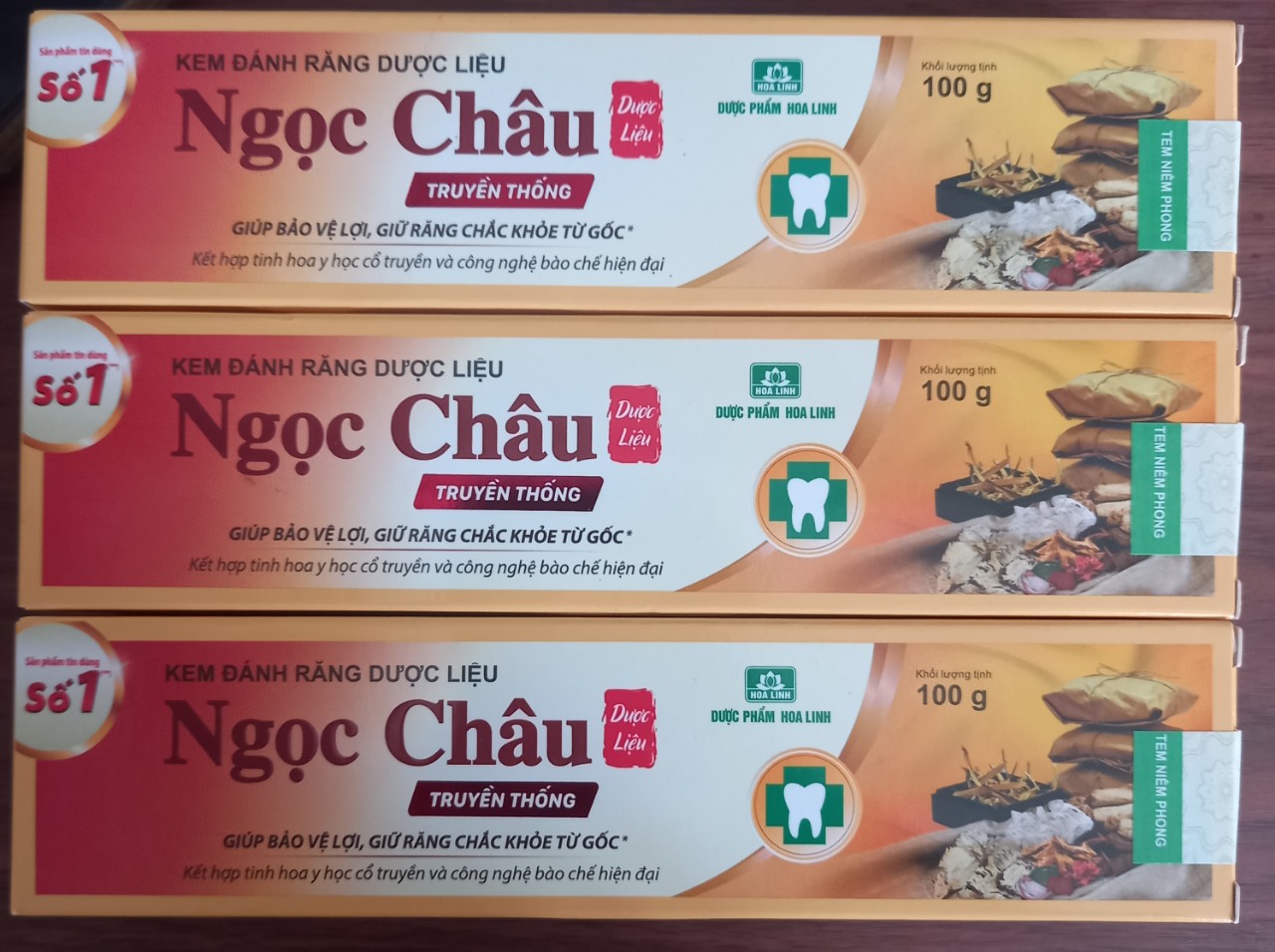KEM ĐÁNH RĂNG DUOC LIỆU NGỌC CHÂU ( 1 TÍP )