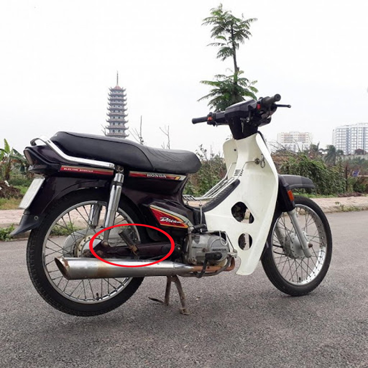 Gác chân sau - bát nhôm xe DREAM (1 đôi trái và phải )