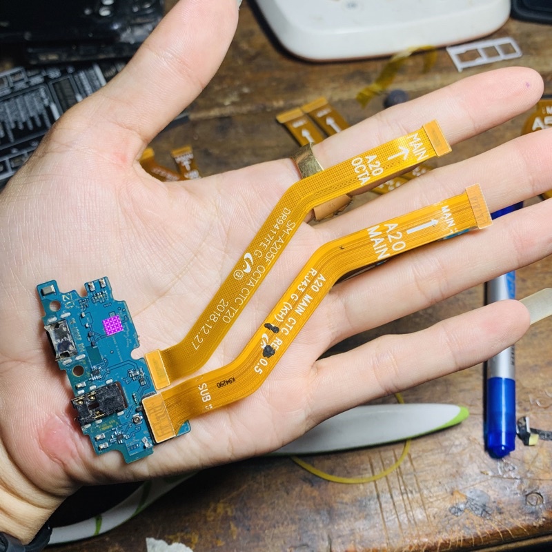 (Samsung A20) main sạc,cáp nối main,cáp nối màn hình rin bóc máy,A205