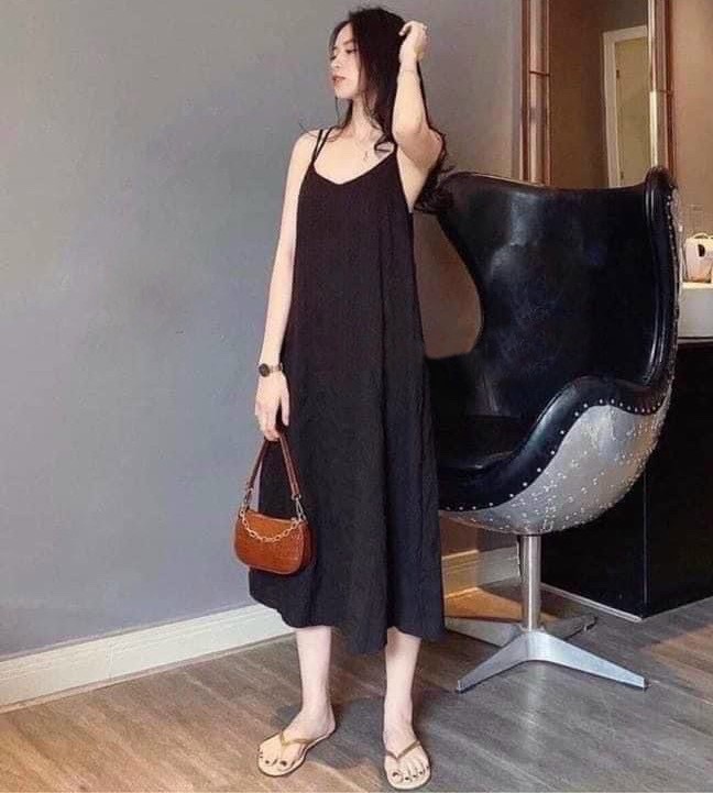 Đầm hai dây suông xẻ tà 2 màu
