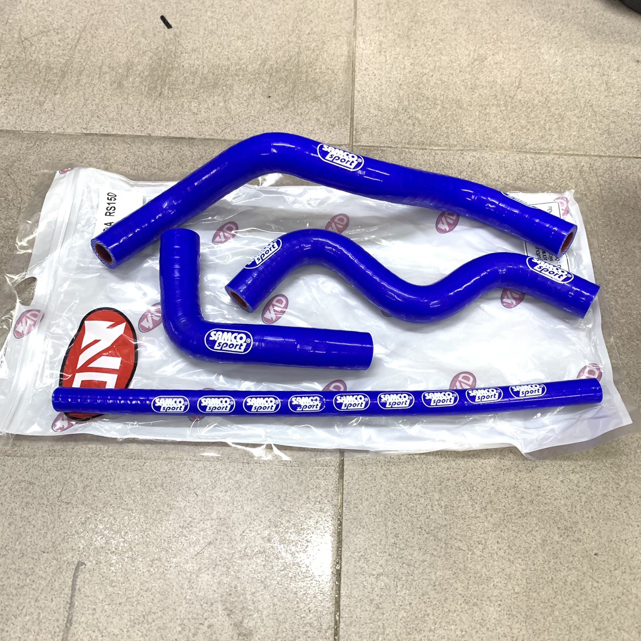 Ống nước xe WINNER hiệu SAMCO màu xanh
