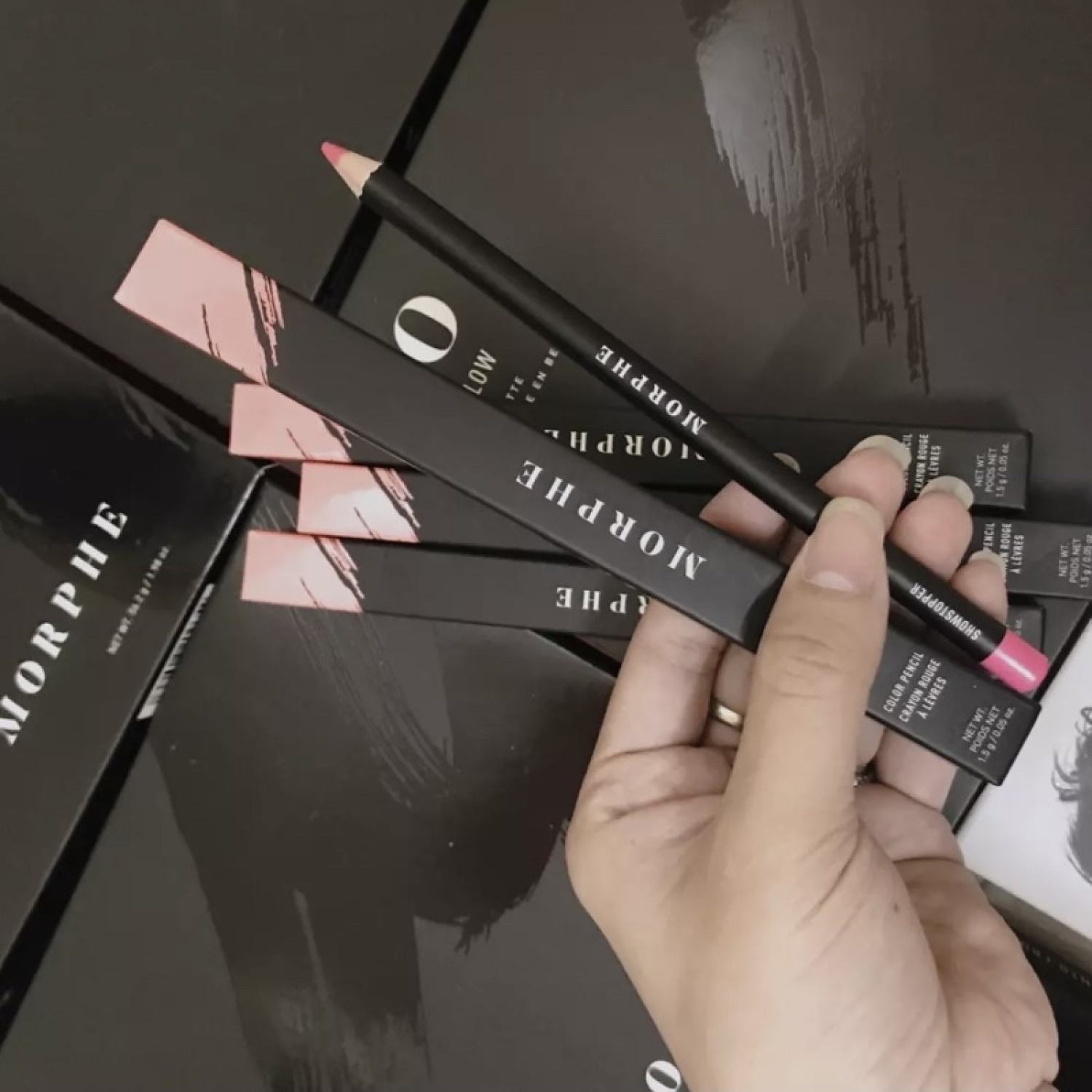 [NEW] CHÌ KẺ VIỀN MÔI MORPHE