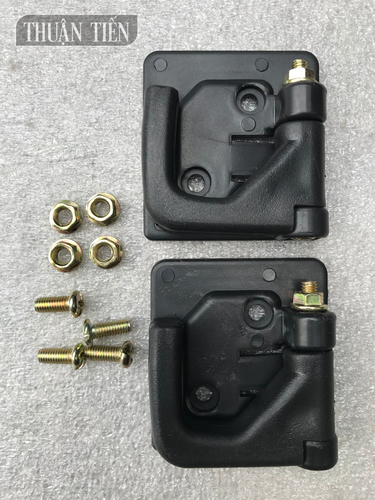 SH plastic hook (2 pieces-for middle bin) type. Suit for lots kinds of vehicles