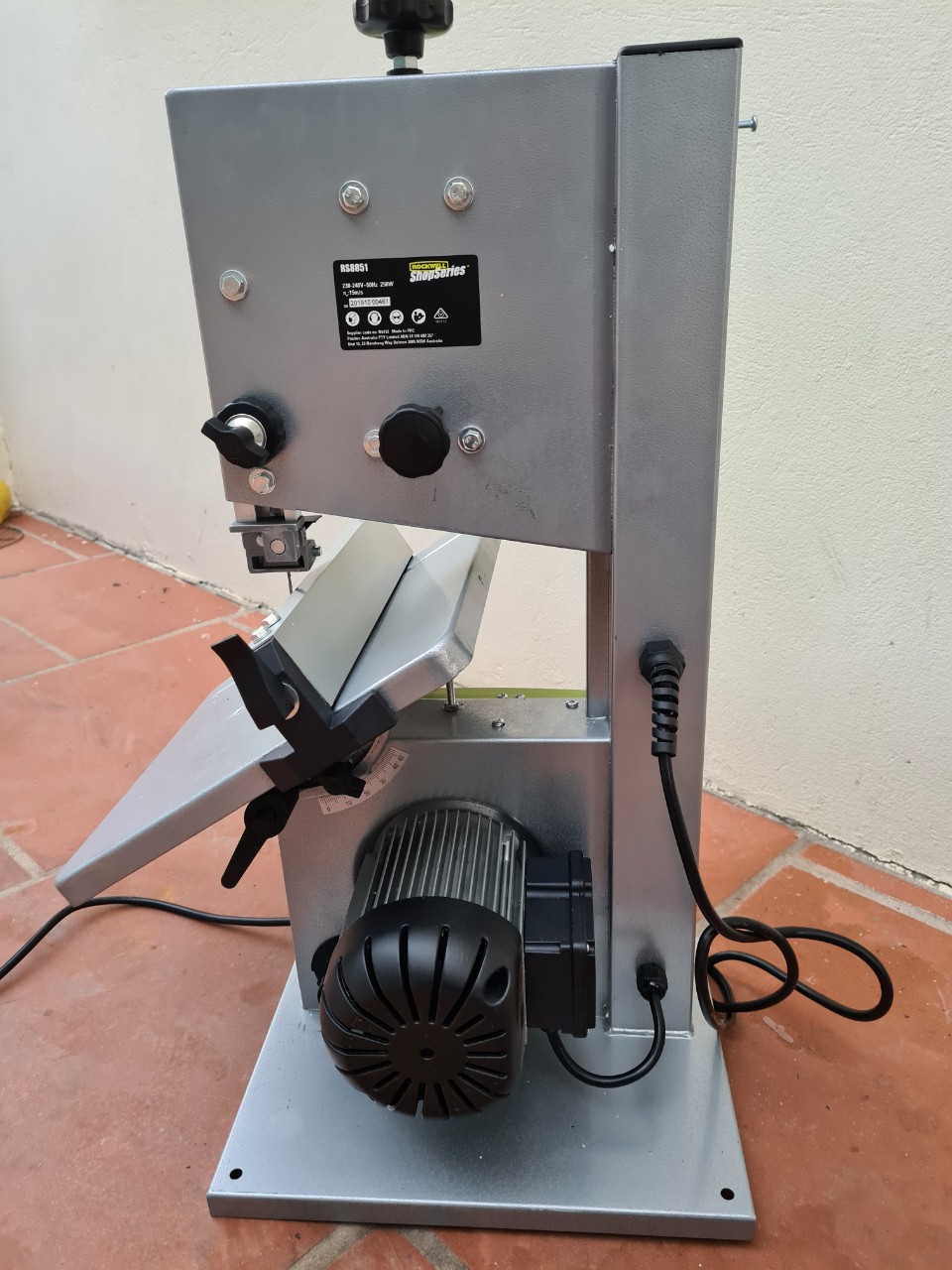 Máy cưa lọng đứng