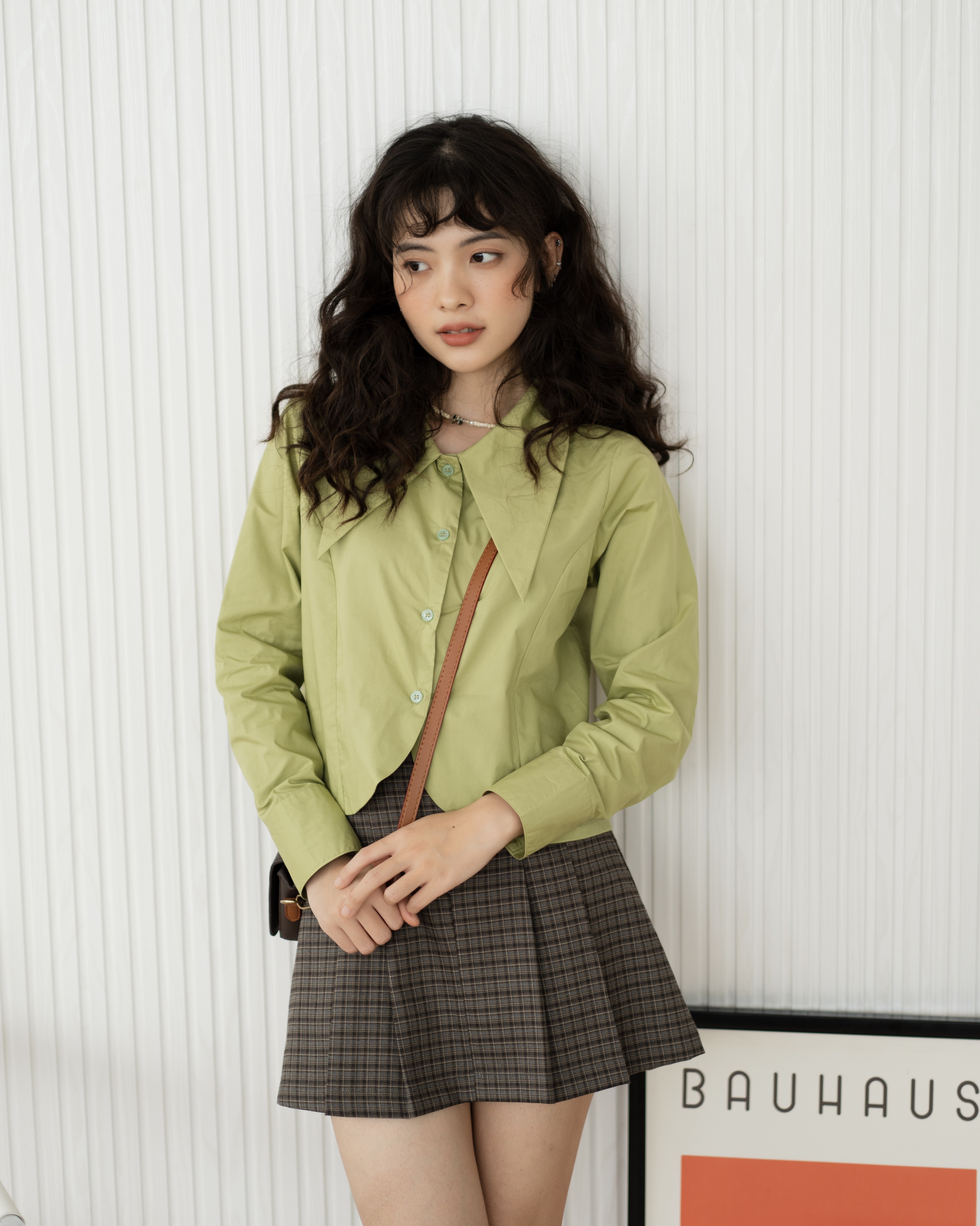 [Nhập LAZLOOK99 GIẢM 100K/500K] Áo sơ mi croptop cổ nhọn Collar Shirt