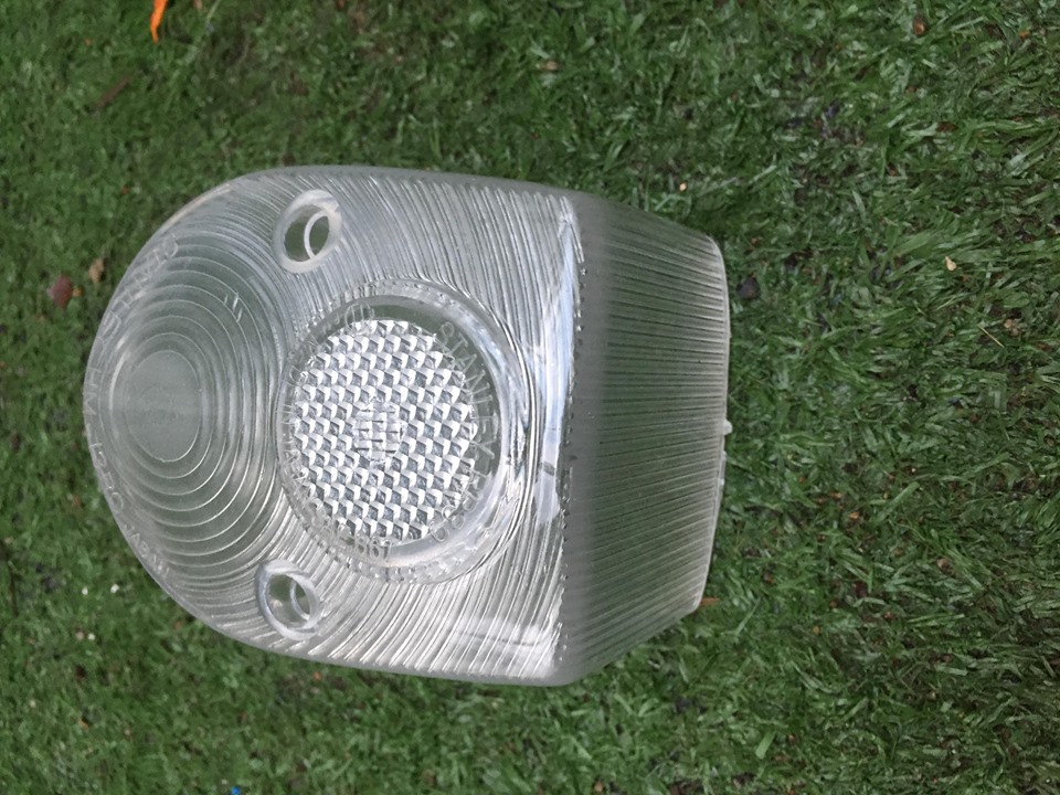 chụp láy (chụp đèn hậu) cub cánh én-nhựa trắng
