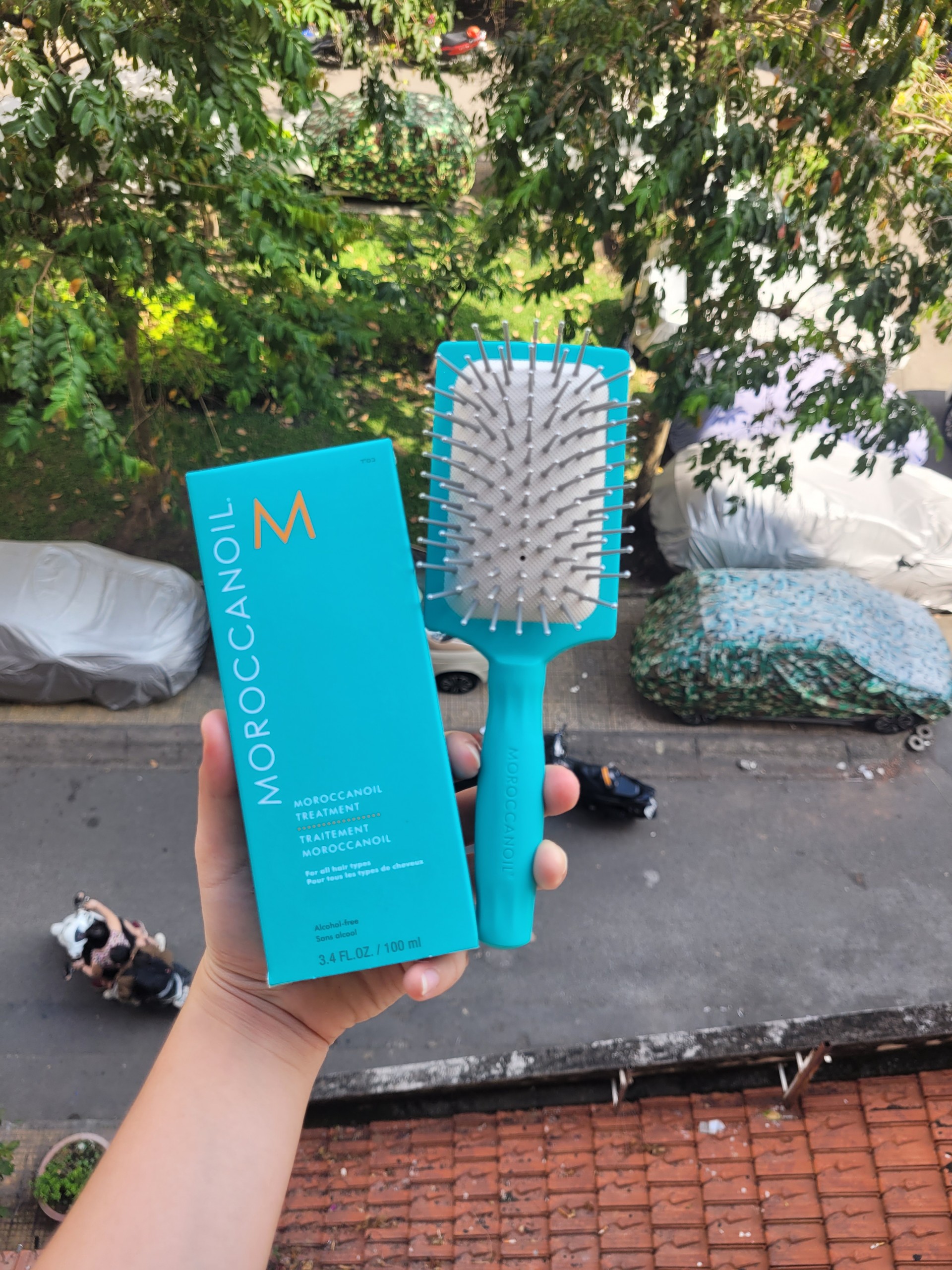 Set Tinh Dầu Moroccanoil 100ml Và Lược Paddle Mini