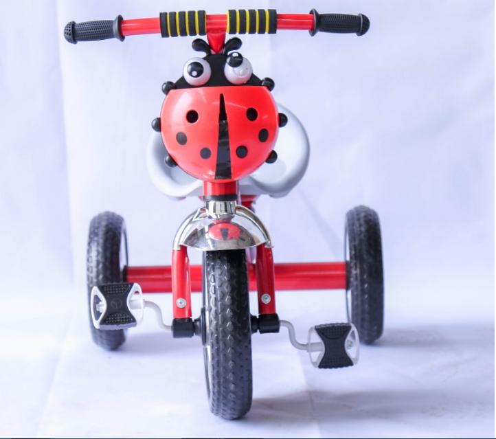 XE ĐẠP 3 BÁNH BÌNH NƯỚC GIỎ BỌ MÀU ĐỎ CHO BÉ
