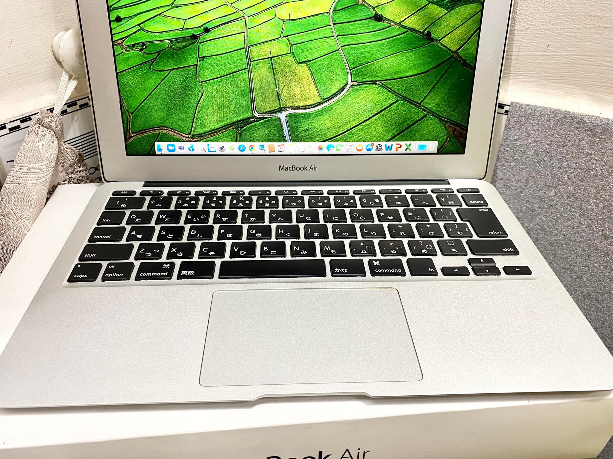 Macboo,k air mid 2011 11in Core i5 SSD 128gb
