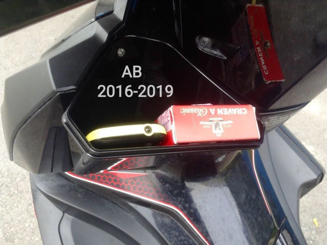 Hộc Đựng Đồ Xe AB AirBlade 2013-2023 Đen & Carbon