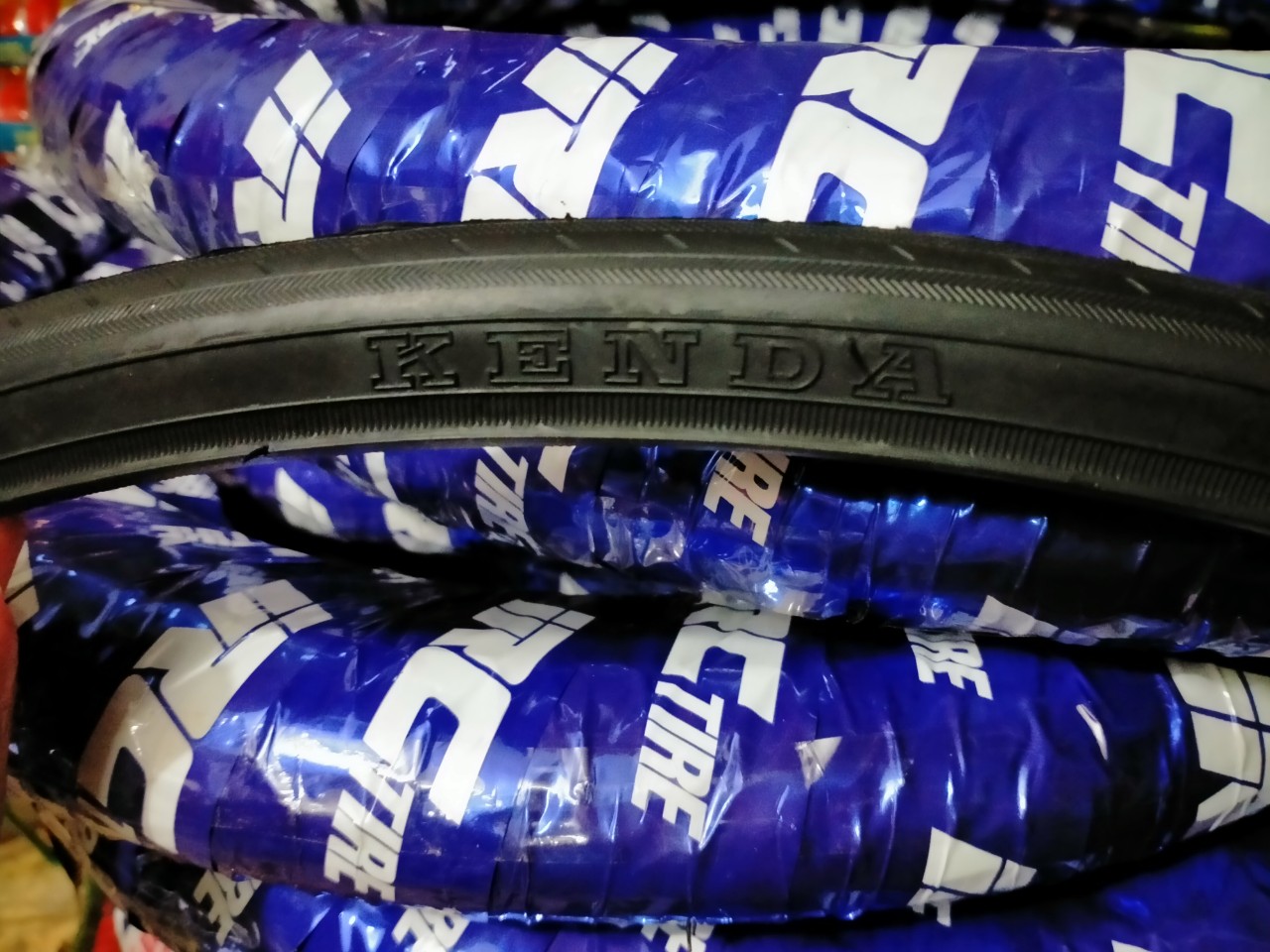 (VỎ) LỐP XE ĐẠP ĐUA 700x23C KENDA