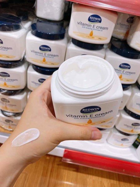 Kem dưỡng ẩm Redwin Vitamin E cream
