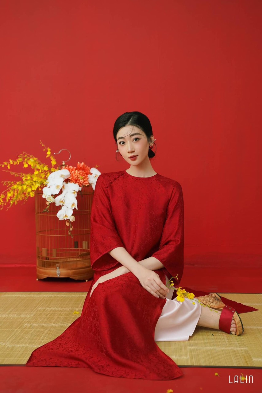 Modernized Ao Dai 💥 Give a Jade Bracelet 💥 Willow Brocade Fabric Is Soft, Smooth and Stretchy.