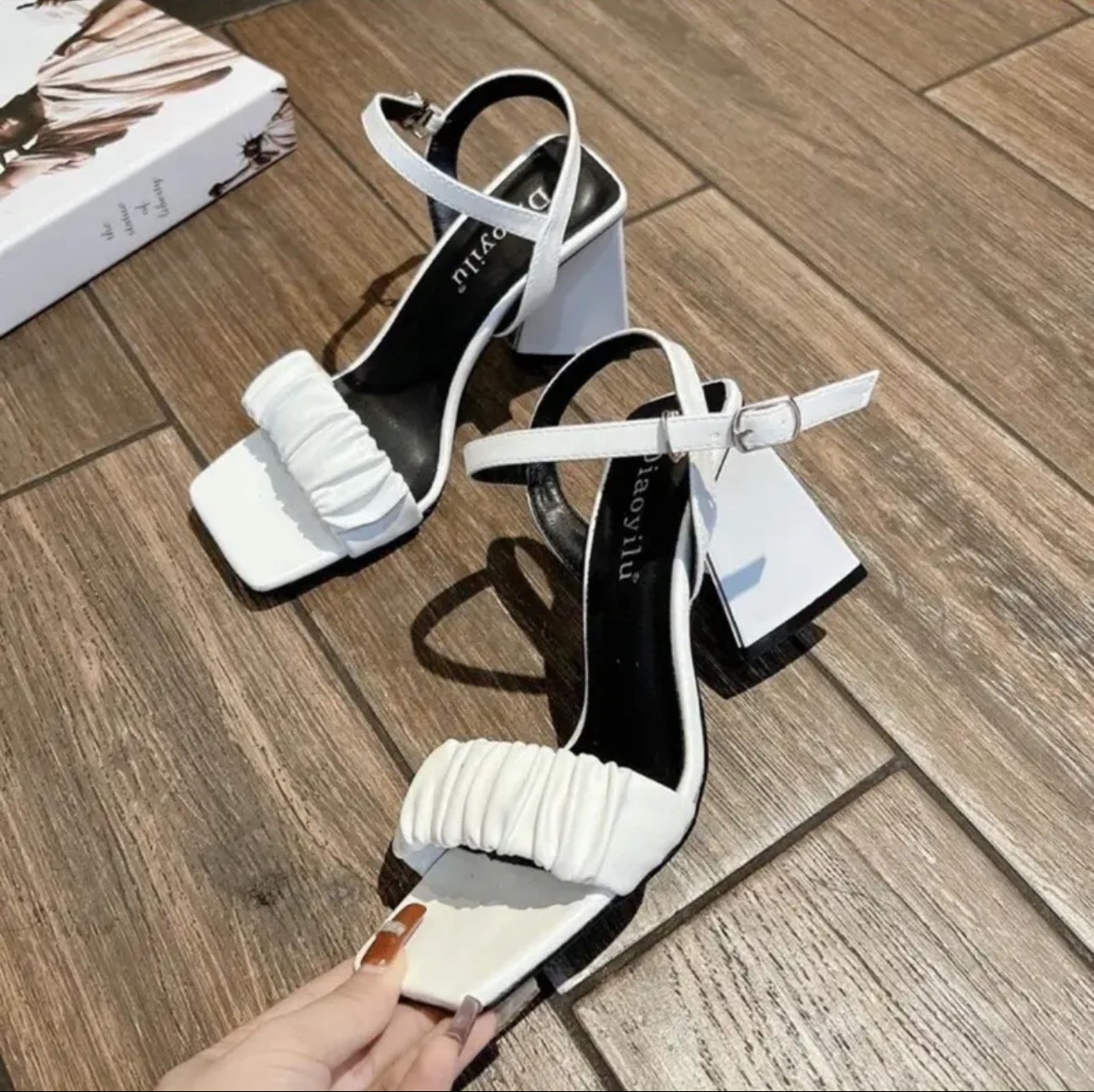 Sandan quai nhún cao gót 9 phân