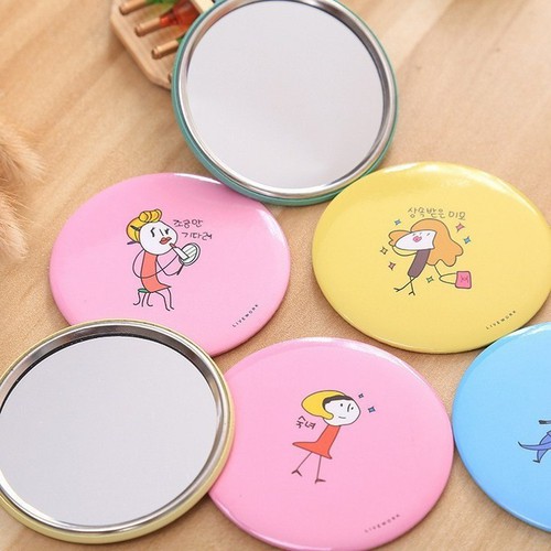 GƯƠNG MINI QUỐC DỄ THƯƠNG BỎ TÚI