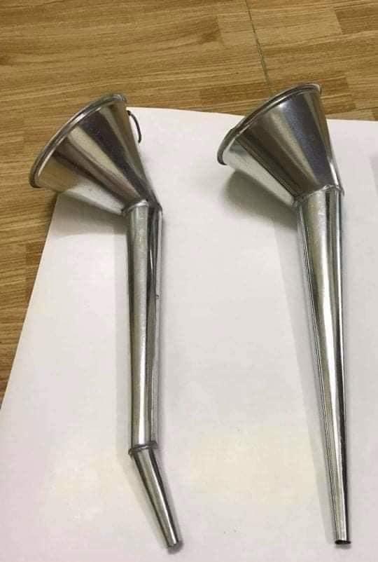 Phễu rót dầu xe máy