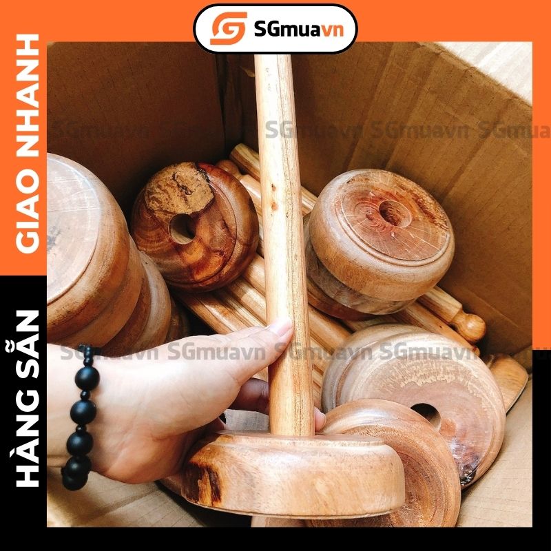 Cọc gỗ cắm cuộn khăn lau bếp tiện dụng