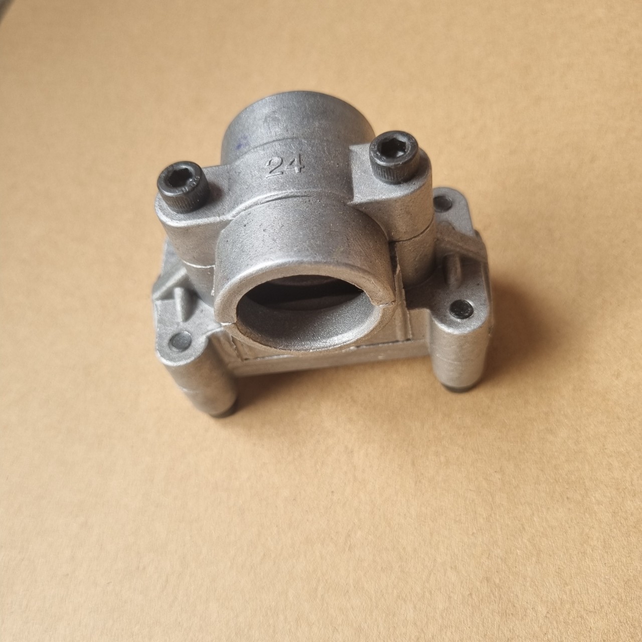 Cùm bắt tay lái máy cắt cỏ 2 thì, 4 thì 260, 330, gx25, gx35... tùy chọn ống 26mm, 28mm