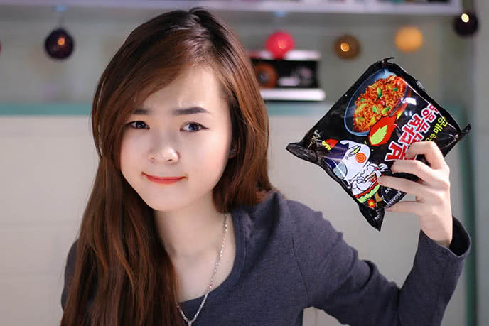 MÌ CAY SAMYANG 140GR 1 GÓI