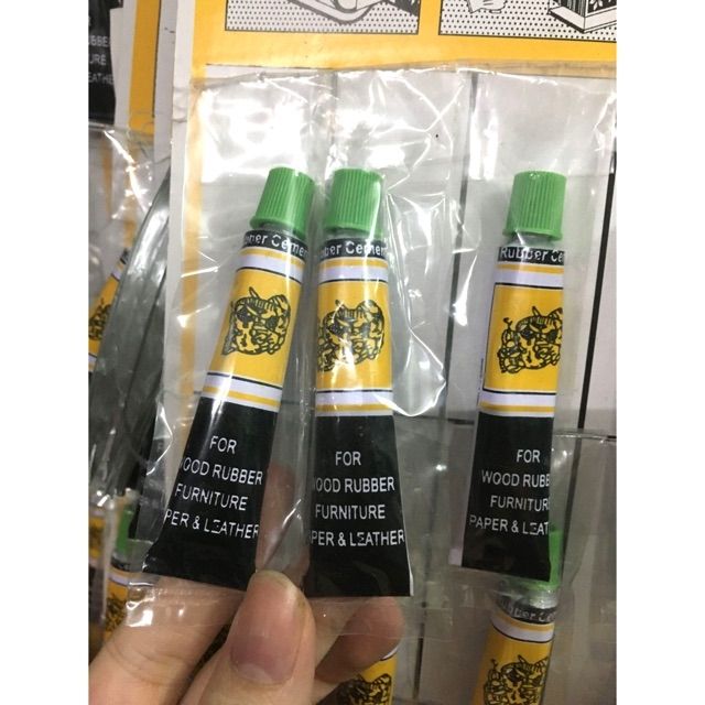 Keo con chó, Keo dán giày dép